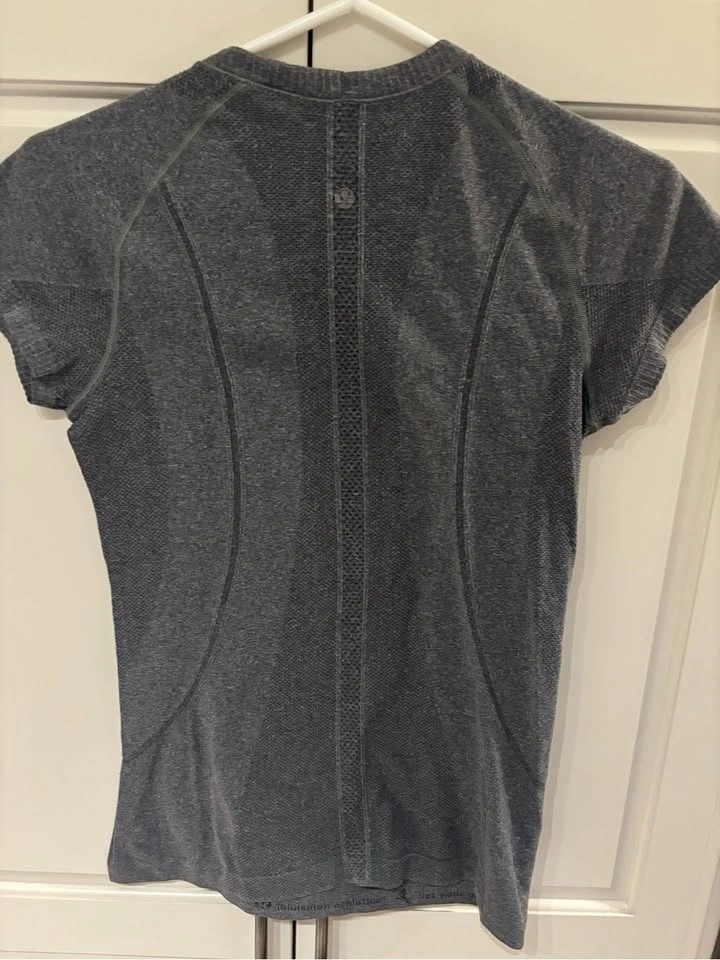 Lululemon Swiftly Tech Short Sleeve Shirt Heather Gray Size 8 - photo 3