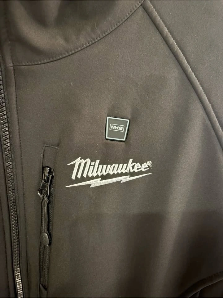 Milwaukee M12 Women’s Black Softshell Jacket with Pink Zippers X - photo 2
