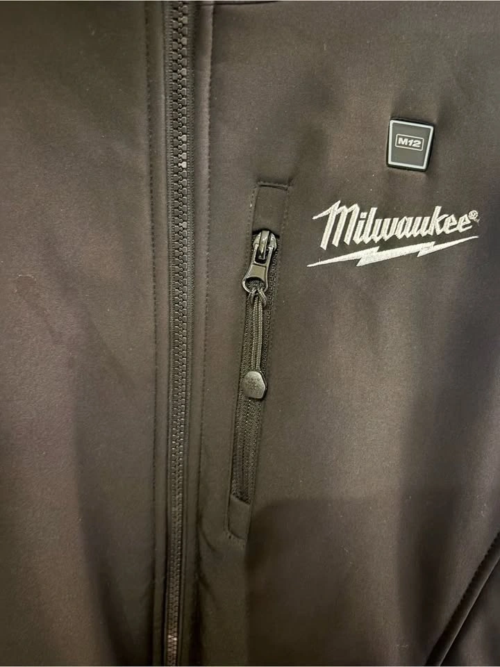 Milwaukee M12 Women’s Black Softshell Jacket with Pink Zippers X - photo 3