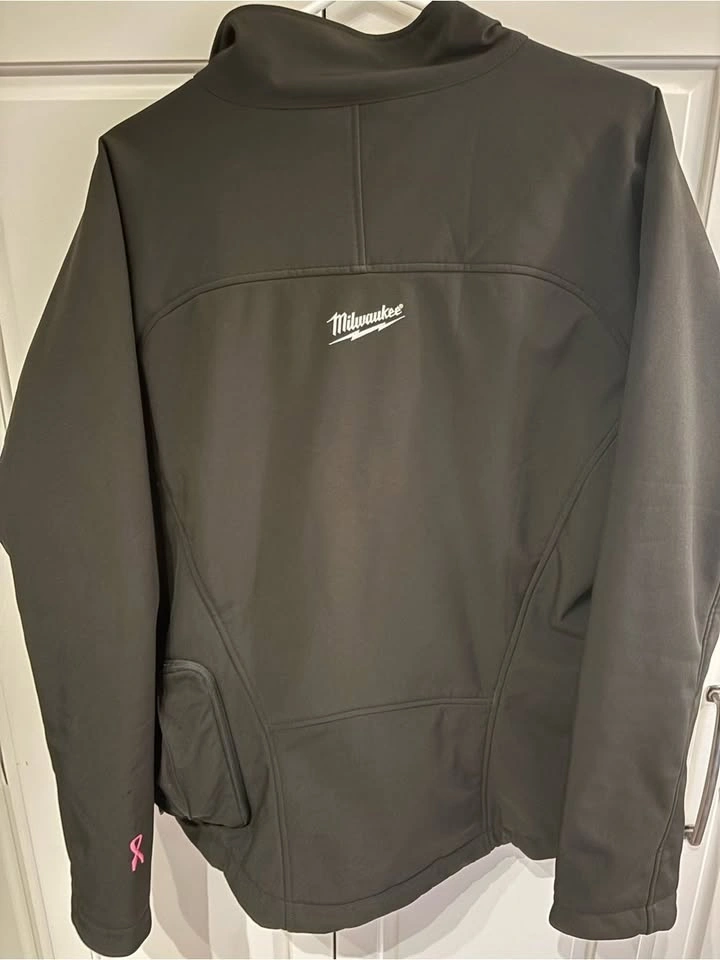 Milwaukee M12 Women’s Black Softshell Jacket with Pink Zippers X - photo 5