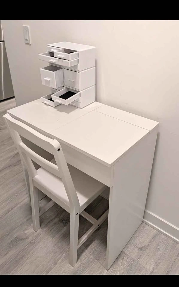 IKEA BRIMNES Vanity / Dressing Table - photo 5