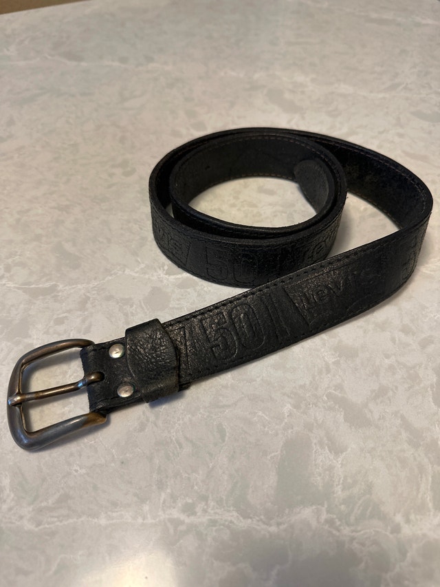 Real vintage LEVI’S 501 black leather belt