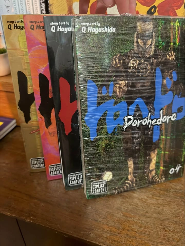 First 4 volumes of Dorohedoro - photo 2