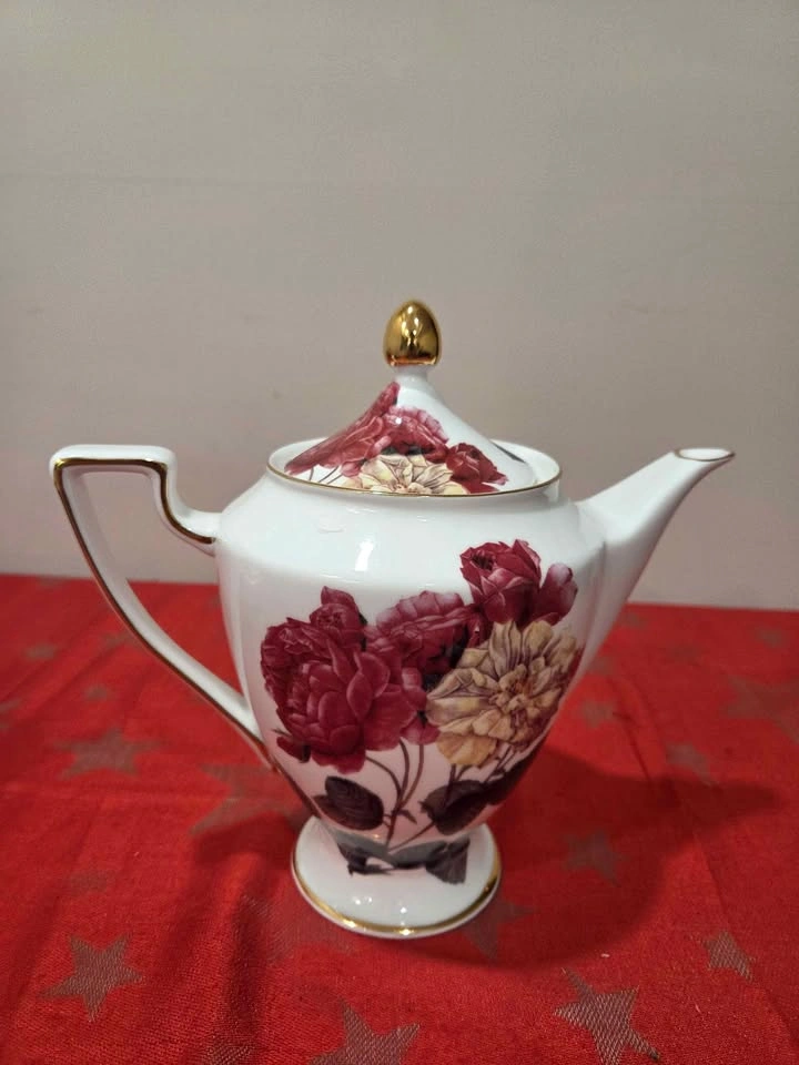 Set of 2 Royal Elfreda Teapot and Sugar Bowl - photo 3