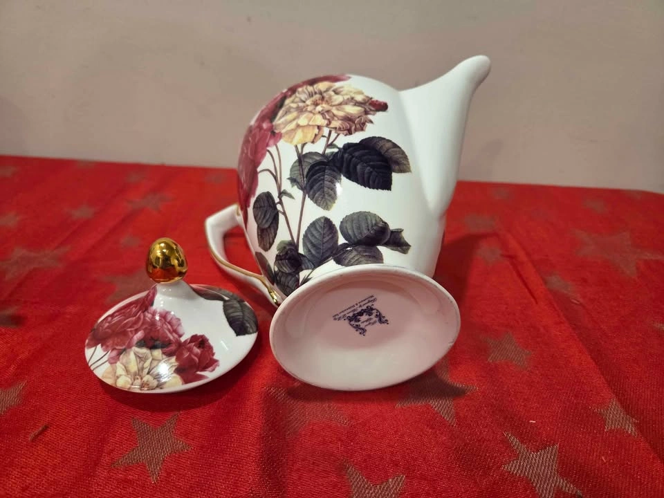 Set of 2 Royal Elfreda Teapot and Sugar Bowl - photo 5