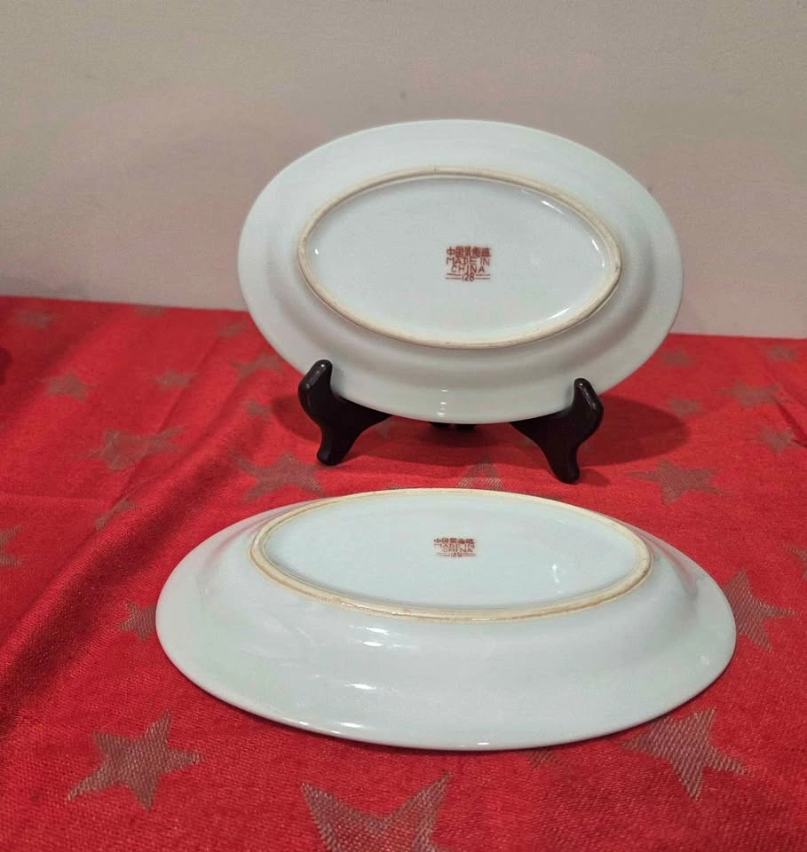 Set of 2 Vintage Famille Rose Mun Shou Plates - photo 4
