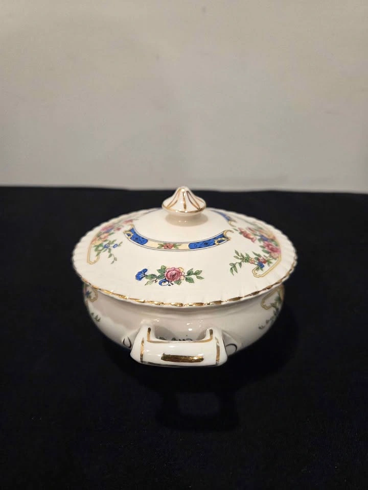 Vintage Covered Sugar Bowl Old English Pattern by Johnson Brotho - photo 2