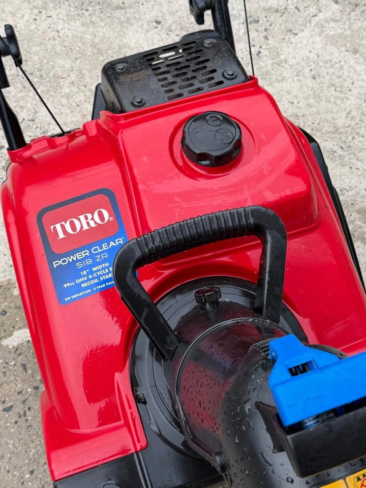 Toro Power Clear 518 ZR Snow Blower - photo 2