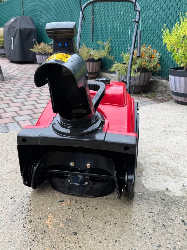 Toro Power Clear 518 ZR Snow Blower - photo 4