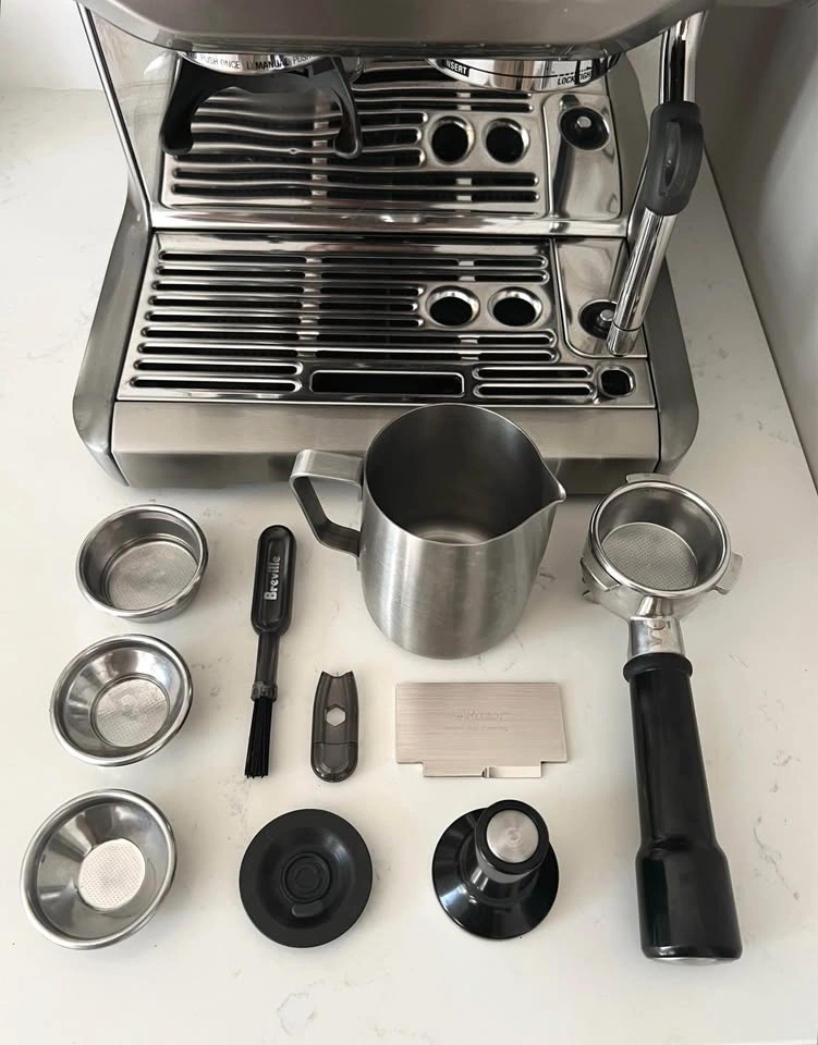 Breville Barista Touch Espresso Machine - Excellent Condition - photo 4
