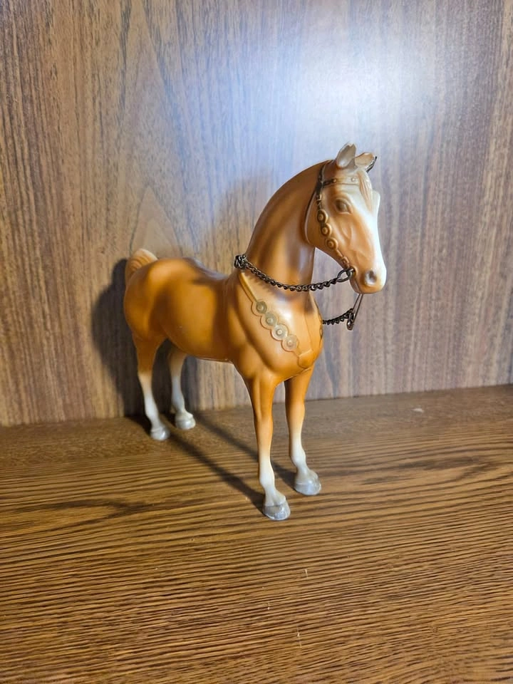 Vintage Breyer Western Horse - Palomino with Original Chain Rein