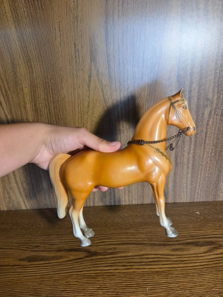 Vintage Breyer Western Horse - Palomino with Original Chain Rein - photo 2