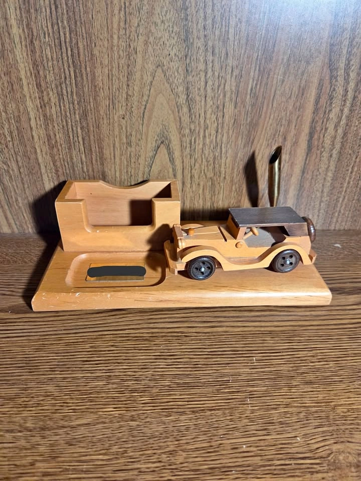 Wooden Card and Pen Holder with Wooden Car