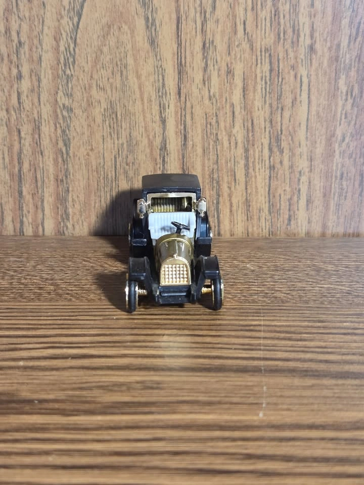 Vintage Toy Car - photo 5