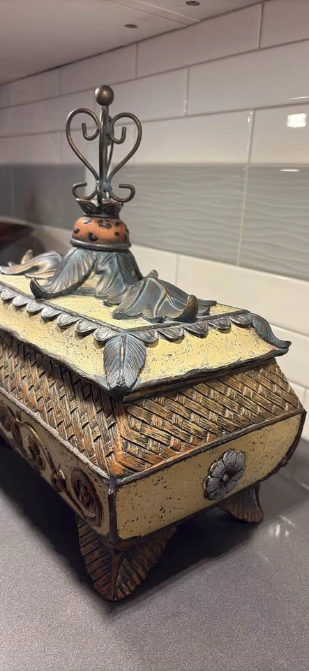 Vintage keepsake/storage box - photo 2