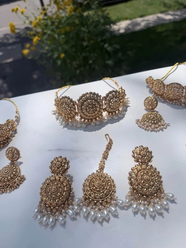 Indian Gold Choker Jewelry Set - photo 5