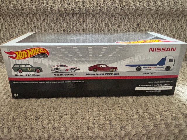 Hot Wheels Premium Nissan Datsun Diorama Box Set 2019 - photo 2