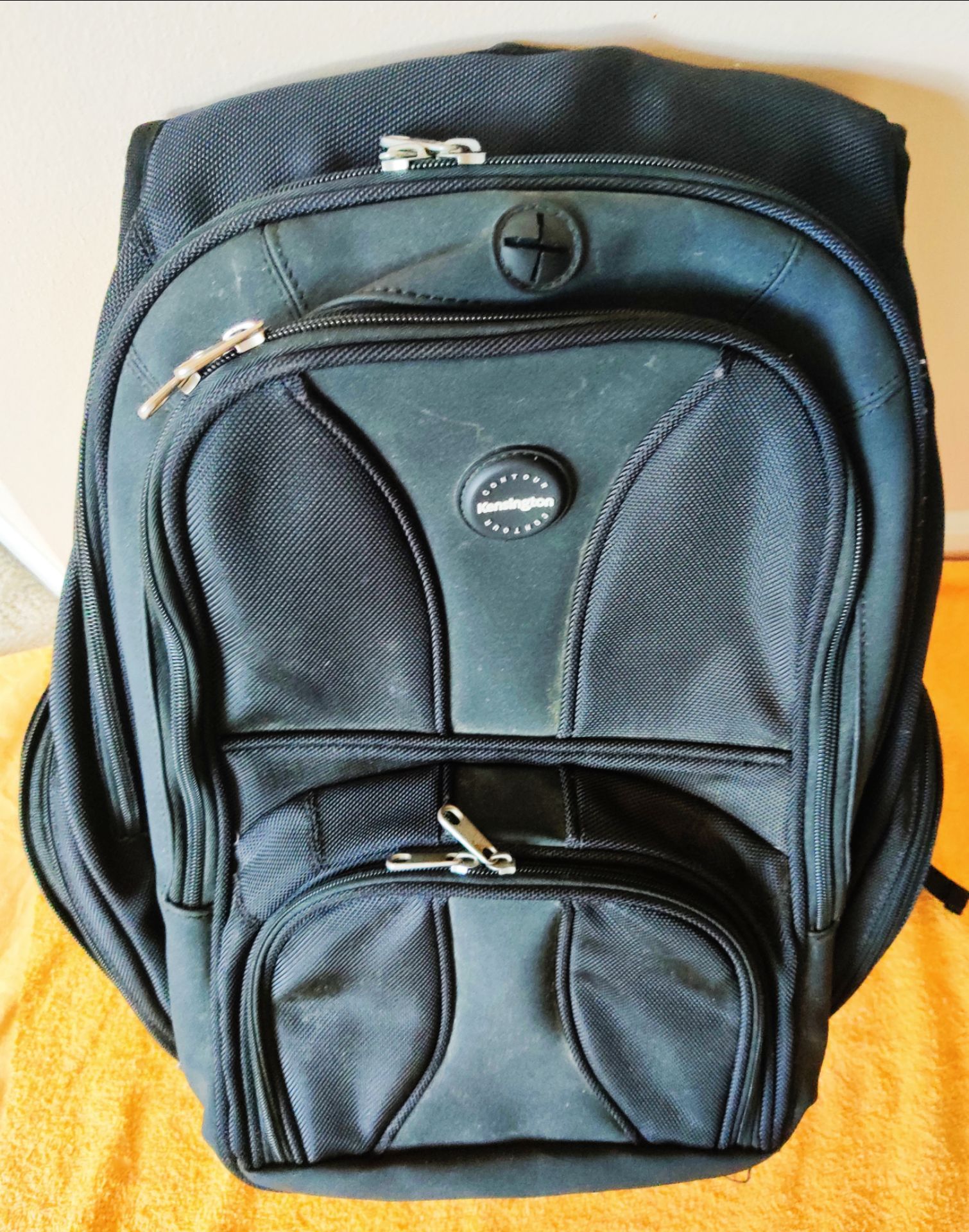Kensington Contour Black Laptop Backpack