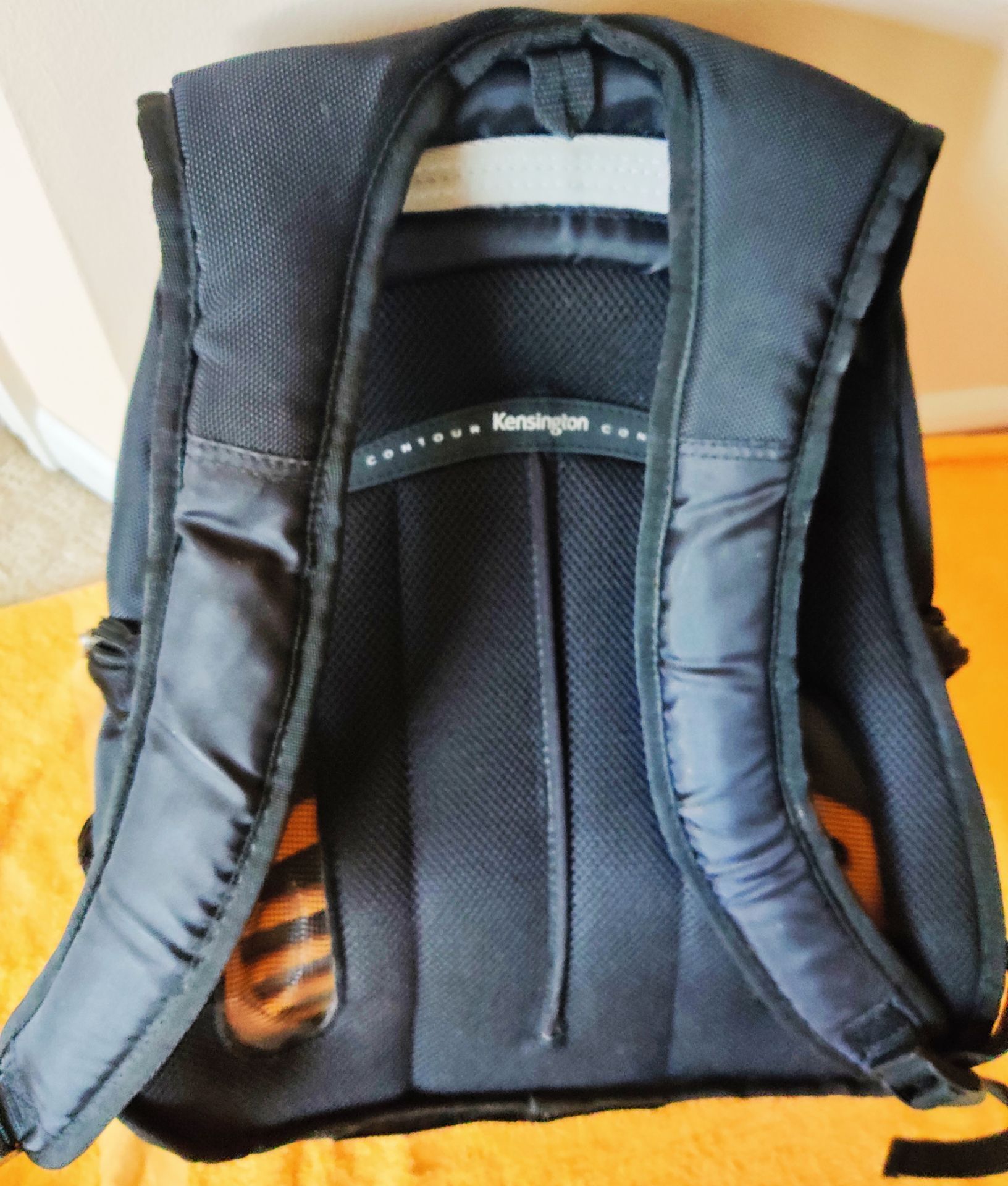 Kensington Contour Black Laptop Backpack - photo 3