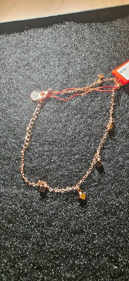 Fifth Avenue bracelet and cubed frills