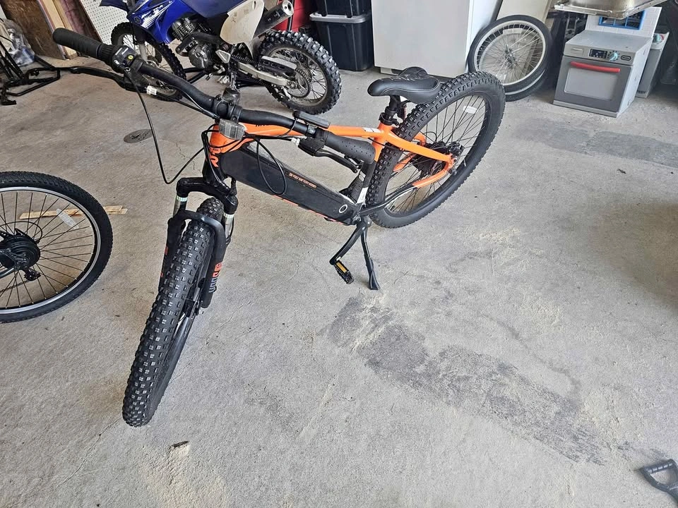Hyper Bicycles E-Ride Mountain Electric Bike