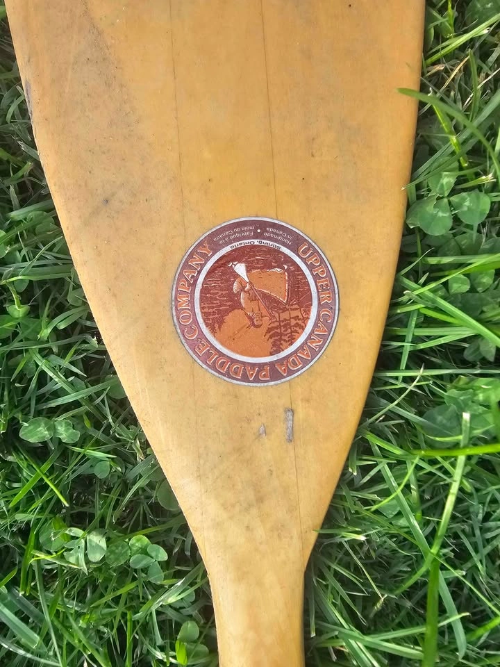 vintage wooden canoe paddle - photo 2