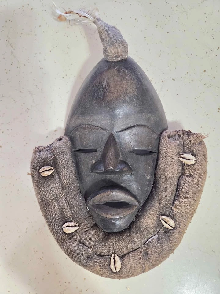 3 pieces of early-mid 19th century African art