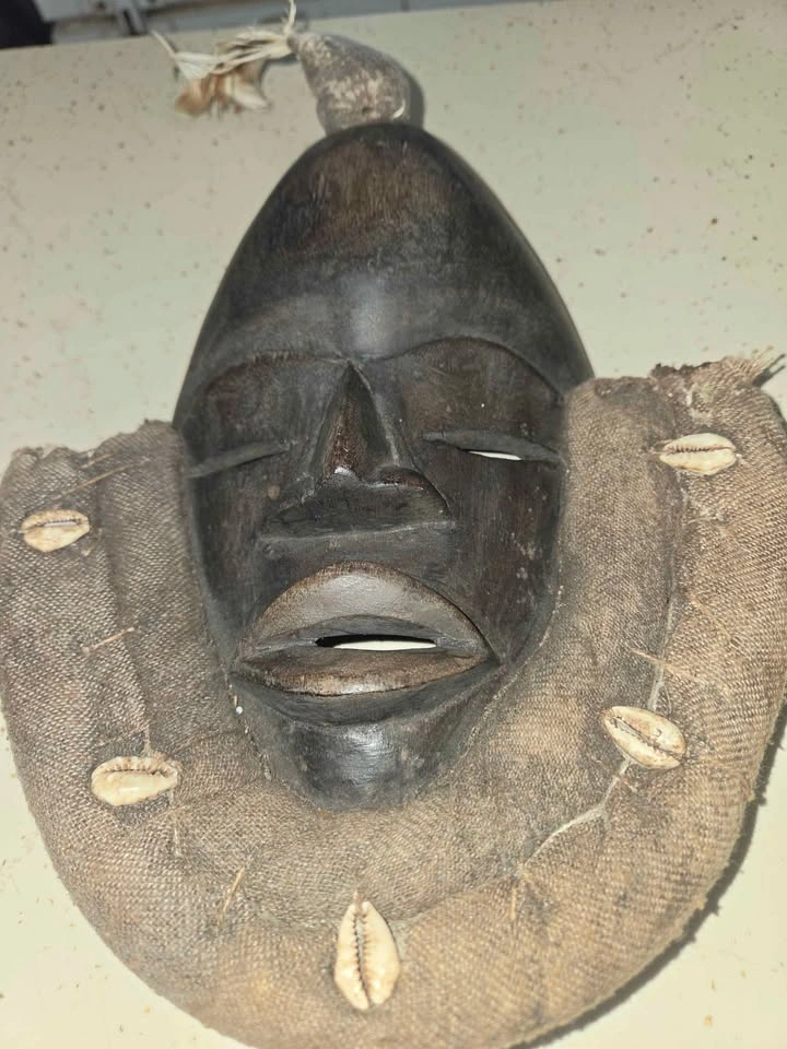 3 pieces of early-mid 19th century African art - photo 2