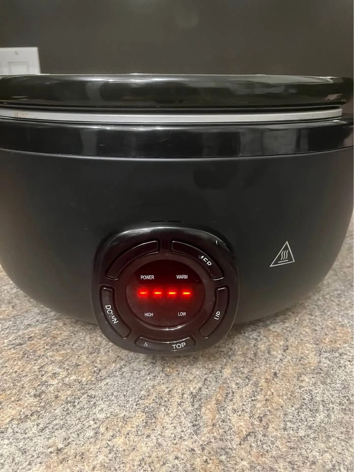 6 Qt Programmable Slow Cooker – Like New! - photo 3