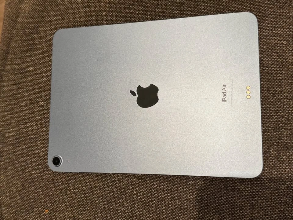 Apple iPad Air (5th Generation) 64GB - photo 2