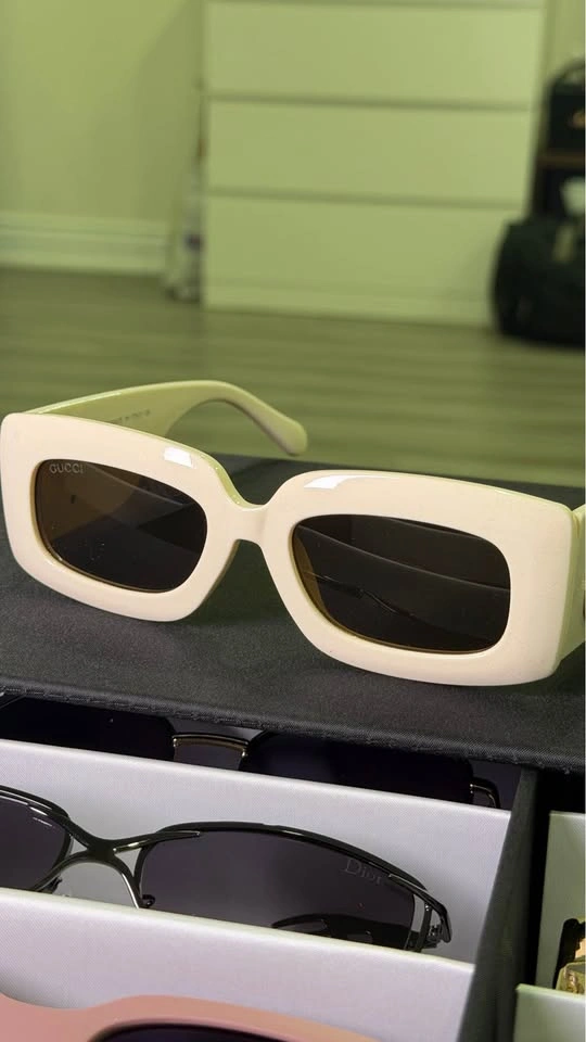 Sunglasses - photo 2