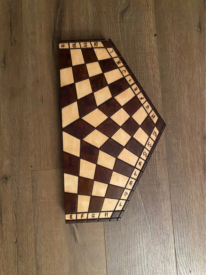 Board games - Clue Conspiracy, Murdle, 3 player chess - photo 5