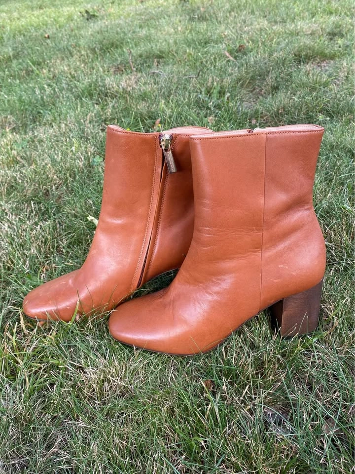 Womens 36 (5.5) Club Monaco boots - photo 2
