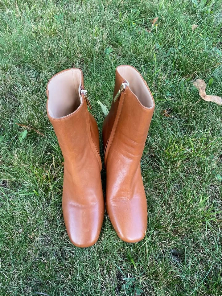 Womens 36 (5.5) Club Monaco boots - photo 3