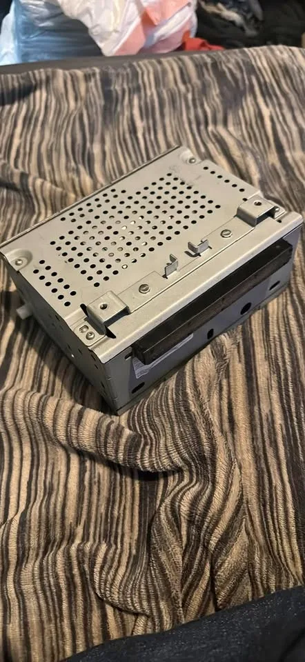 2012 Ford Fiesta OEM Radio Receiver ($100 OBO) thumbnail
