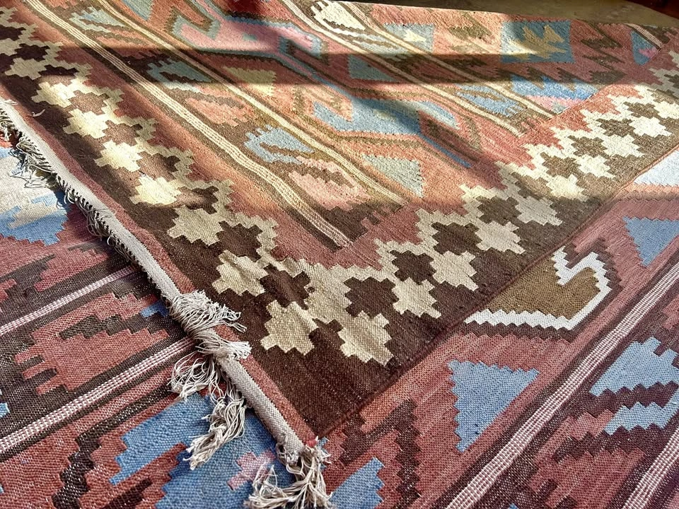 Large Hand-Woven Wool Kilim Rug - 10' x 14'