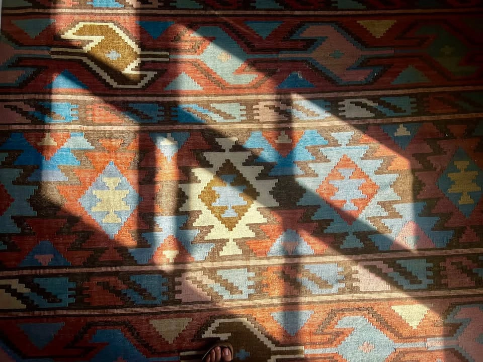 Large Hand-Woven Wool Kilim Rug - 10' x 14' - photo 3