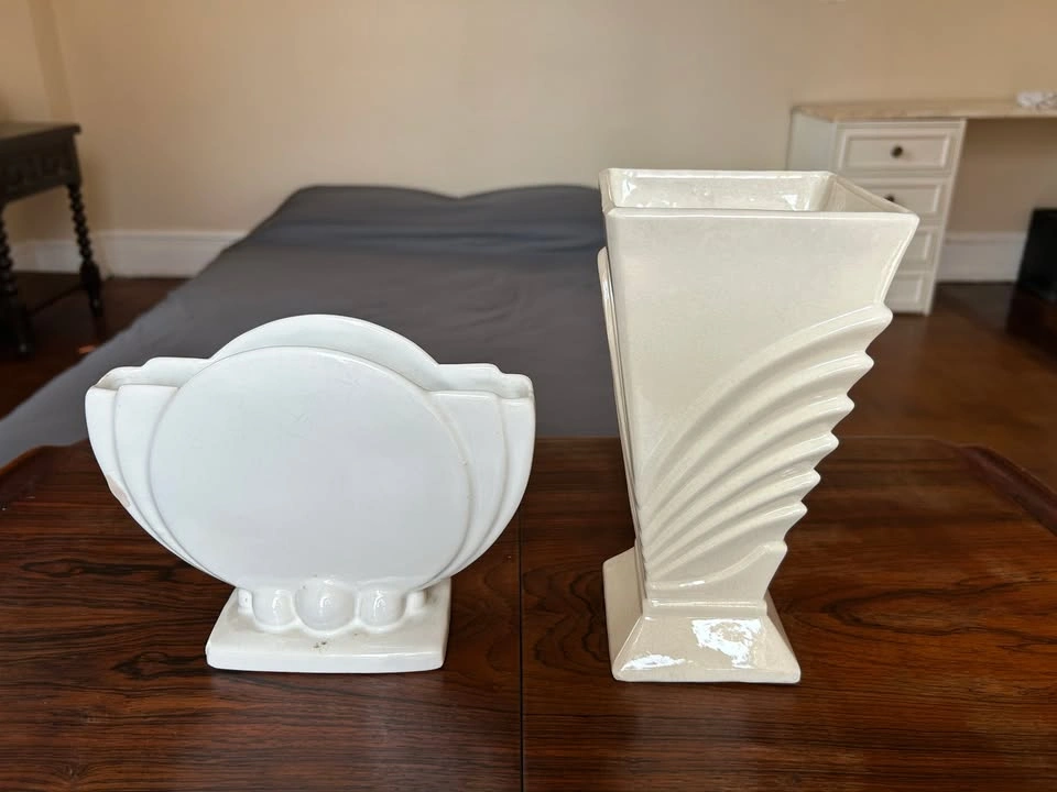 Set of 4 Modernist & Art Deco White/Cream Ceramic Vases - photo 3