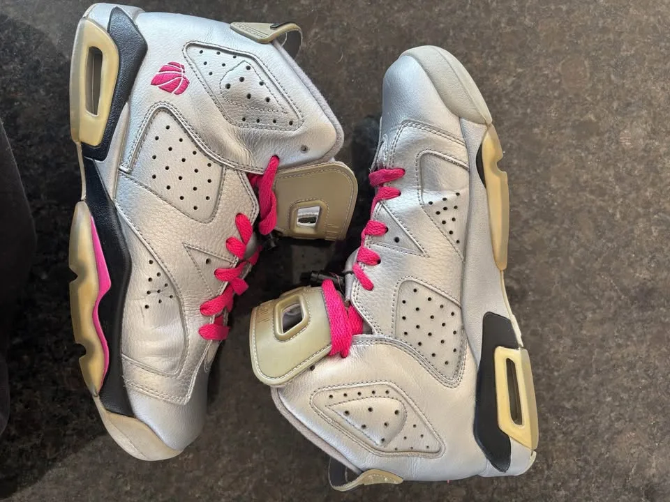 Nike Air Jordan Retro 6 ‘Valentines Day’ image indicator(3)