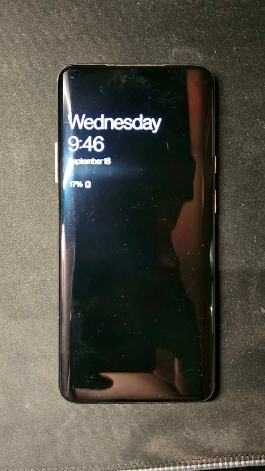 PHONE BUNDLE SALE - photo 5