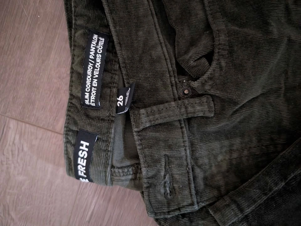 $10 for the LOT WOMEN'S SLIM JEANS - photo 3