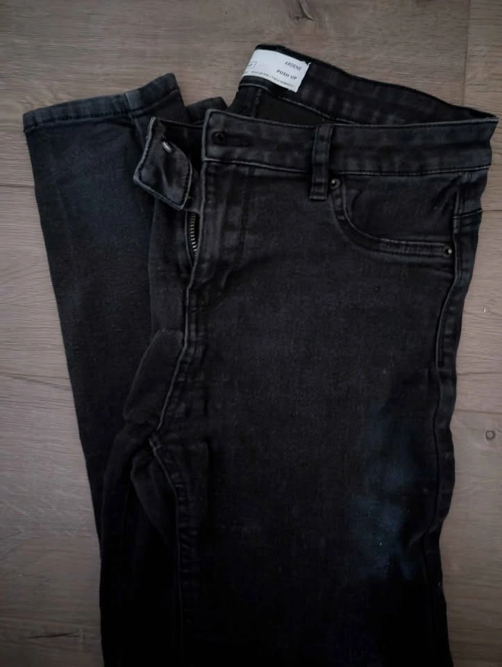 $10 for the LOT WOMEN'S SLIM JEANS - photo 4