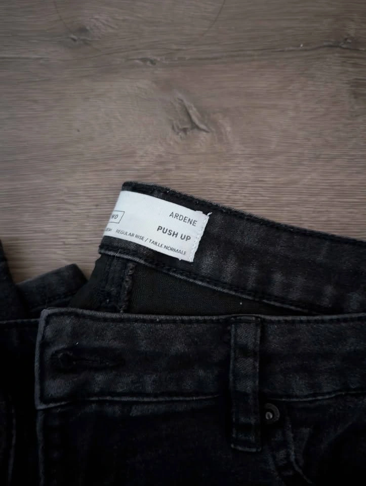 $10 for the LOT WOMEN'S SLIM JEANS - photo 5