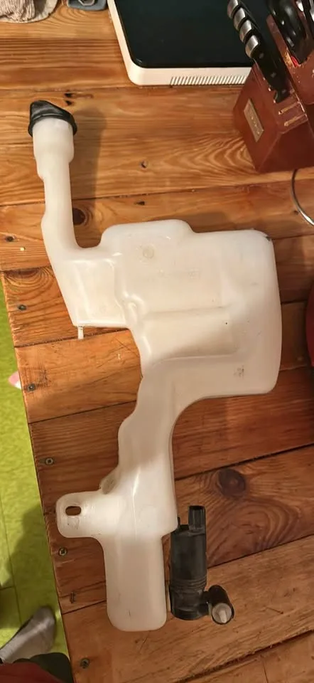 2012 Ford Fiesta OEM Washer Fluid Tank ($50 OBO) thumbnail