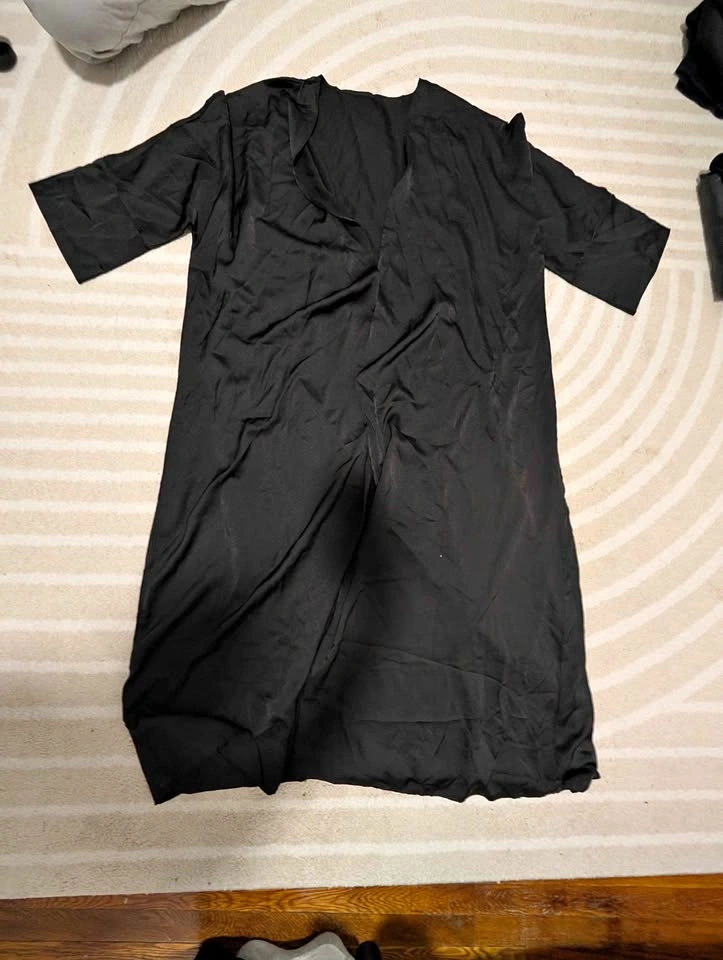 Black silk abaya