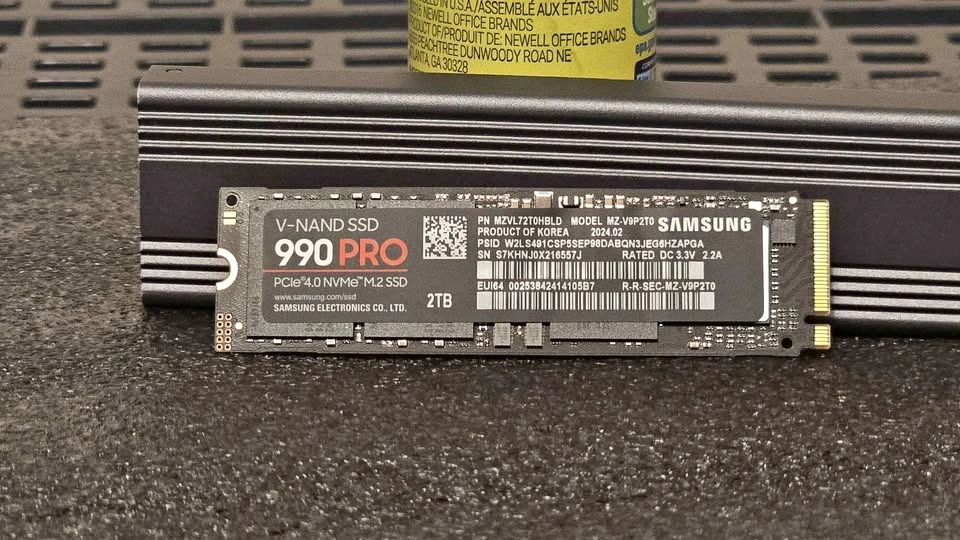 Samsung 990 PRO 2TB NVMe M.2 SSD