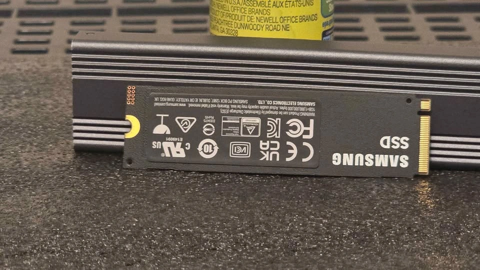 Samsung 990 PRO 2TB NVMe M.2 SSD - photo 2