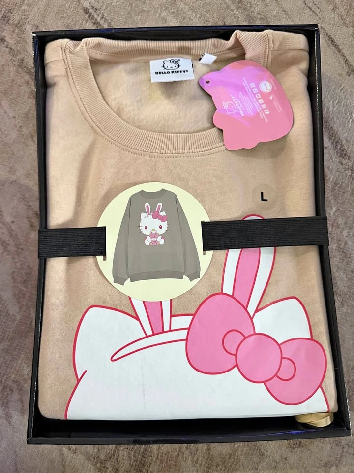 NEW Hello Kitty Bunny Sweatshirt Size L 🎀 NWT + Gift Box