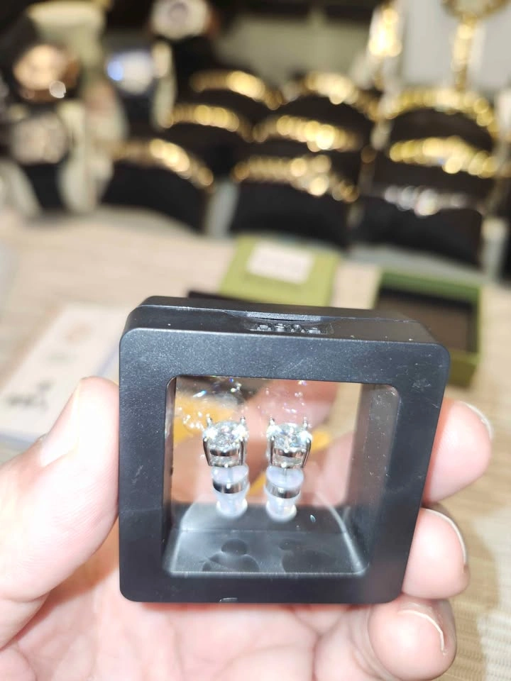 2 Carat GRA Moissanite 8mm Stud Earrings - photo 4
