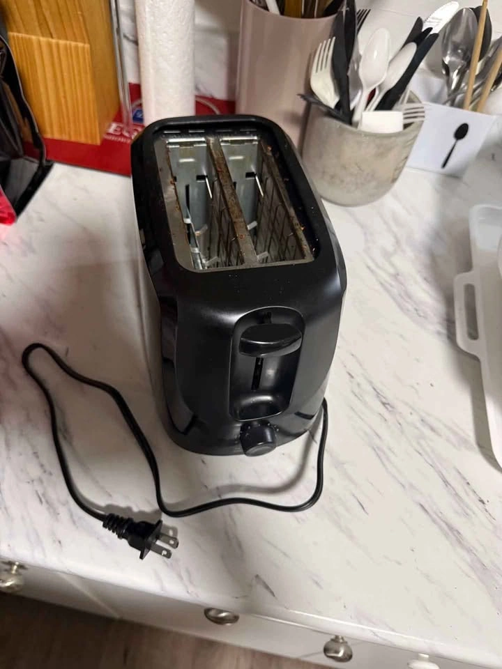 Sandwich Maker and 2-Slice Toaster - photo 3